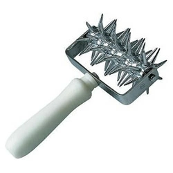 Ролик для теста (для дырочек) Martellato 50RFP12A 12см, алюминий