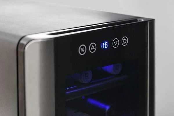 Шкаф винный CASO WineCase Red 12